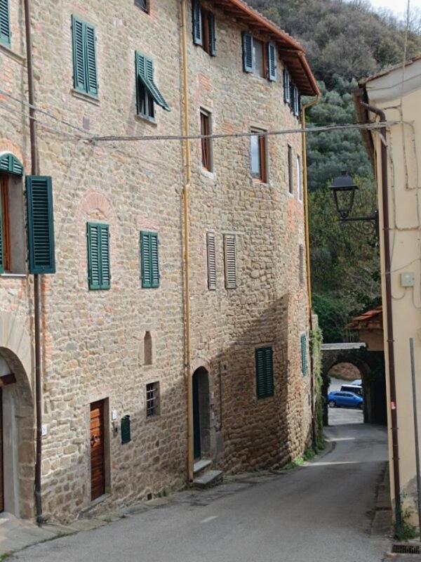 Castle Apartment Aga Uzzano Екстер'єр фото