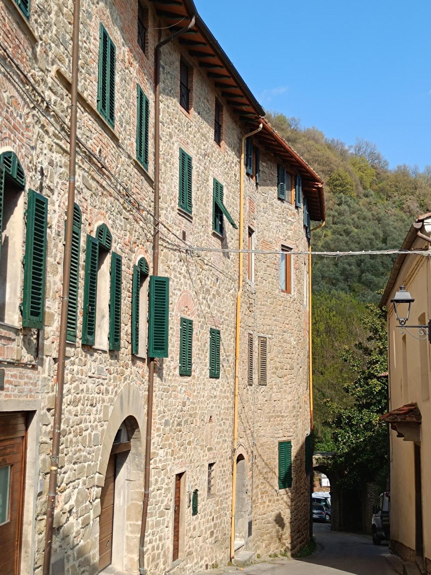 Castle Apartment Aga Uzzano Екстер'єр фото